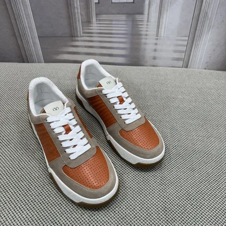 ヴァレンティノ カジュアルシューズ