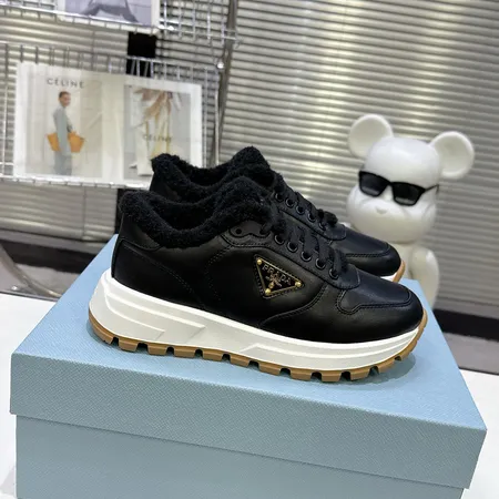 プラダ スニーカー