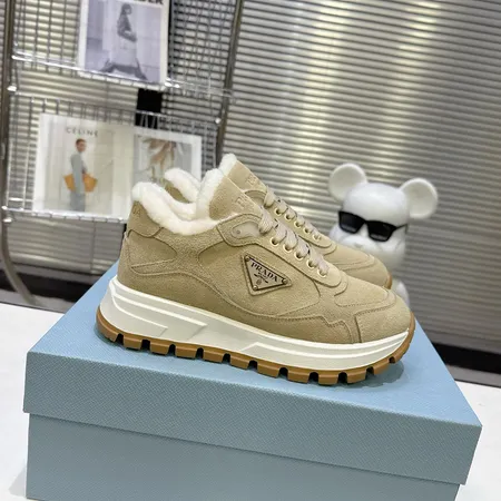 プラダ スニーカー