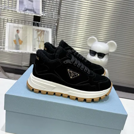 プラダ スニーカー