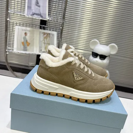 プラダ スニーカー