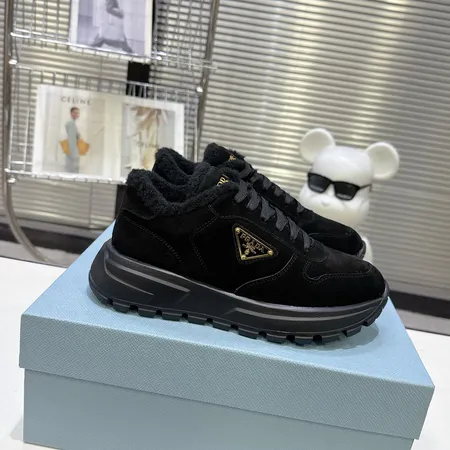 プラダ スニーカー