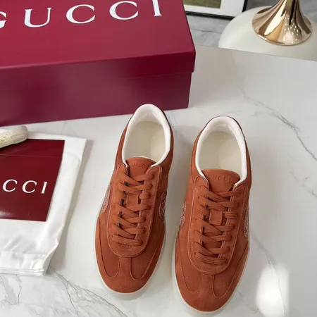 グッチ カジュアルシューズ