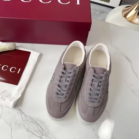 グッチ カジュアルシューズ
