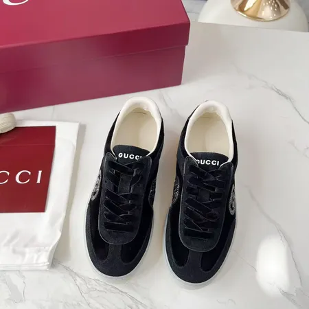 グッチ カジュアルシューズ