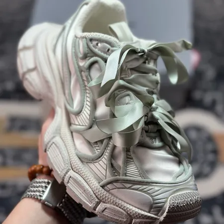 バレンシアガ スニーカー