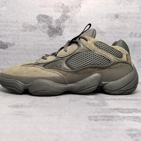 アディダス スニーカー