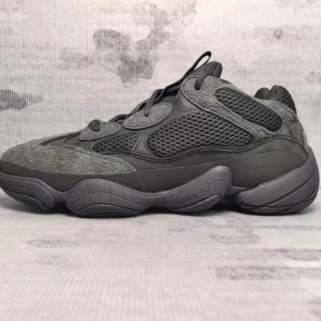 アディダス スニーカー