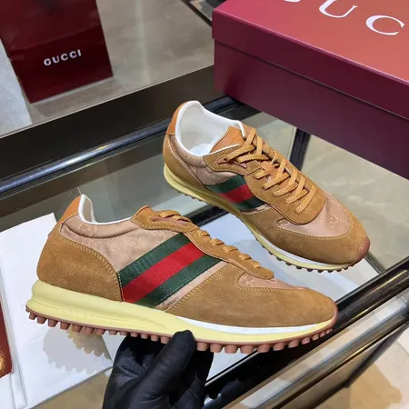 グッチ スニーカー