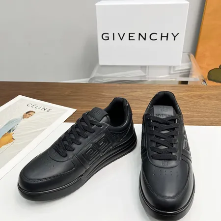 ジバンシィ カジュアルシューズ