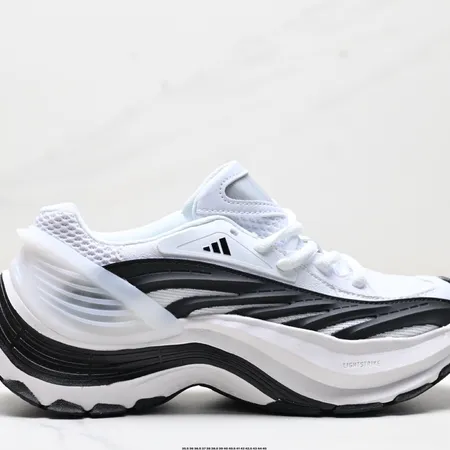 アディダス スニーカー