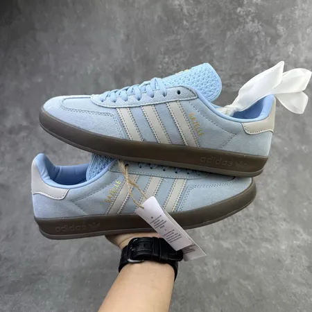 アディダス カジュアルシューズ