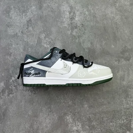 ナイキ カジュアルシューズ