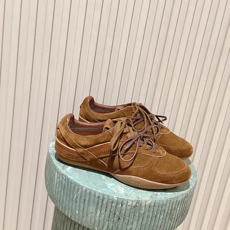 ミュウミュウ カジュアルシューズ