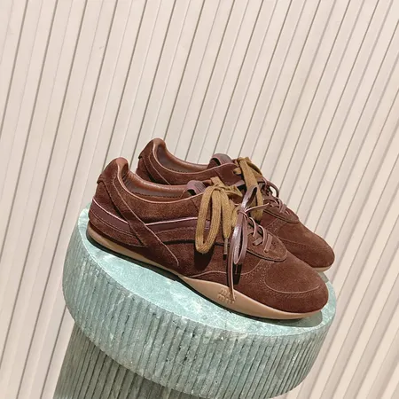 ミュウミュウ カジュアルシューズ