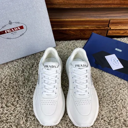 プラダ カジュアルシューズ