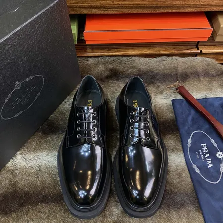 プラダ ビジネスシューズ