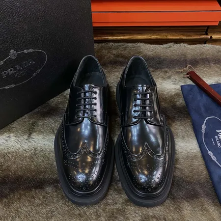 プラダ ビジネスシューズ