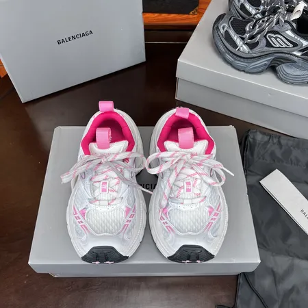 バレンシアガ スニーカー