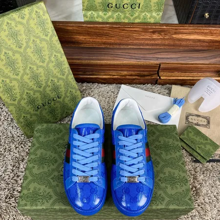 グッチ カジュアルシューズ