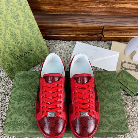 グッチ カジュアルシューズ