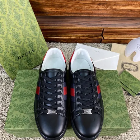 グッチ カジュアルシューズ