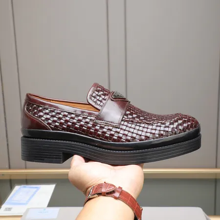 プラダ ビジネスシューズ