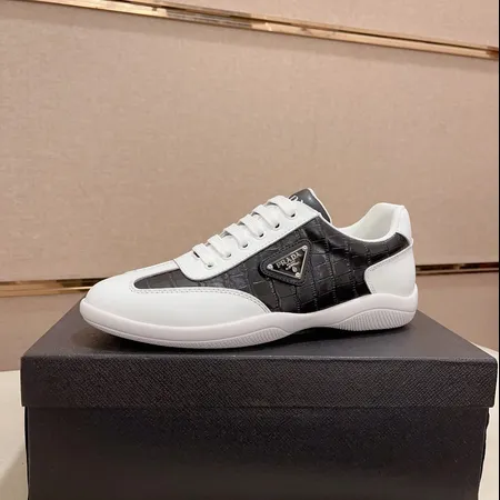 プラダ カジュアルシューズ