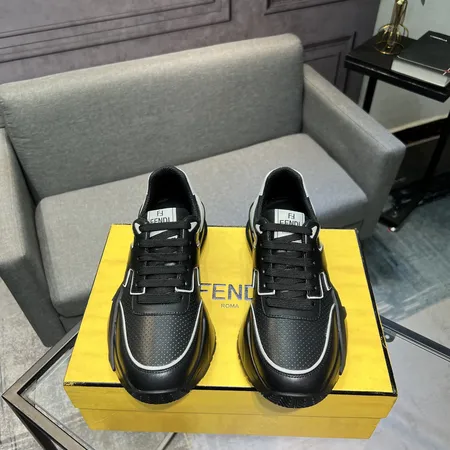 フェンディ カジュアルシューズ
