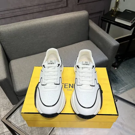 フェンディ カジュアルシューズ