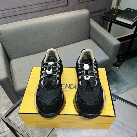 フェンディ カジュアルシューズ