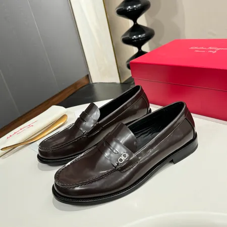 フェラガモ ビジネスシューズ