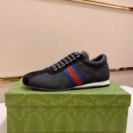 グッチ カジュアルシューズ