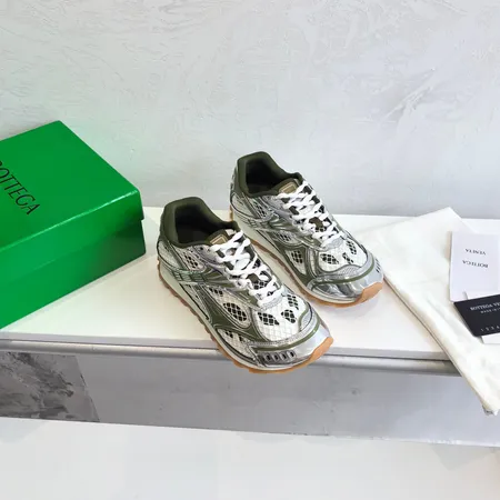 ボッテガ ヴェネタ スニーカー