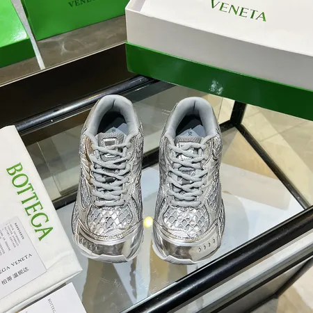 ボッテガ ヴェネタ スニーカー