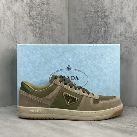 プラダ カジュアルシューズ