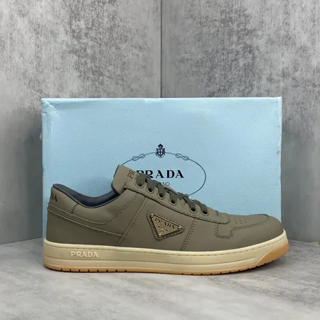 プラダ カジュアルシューズ