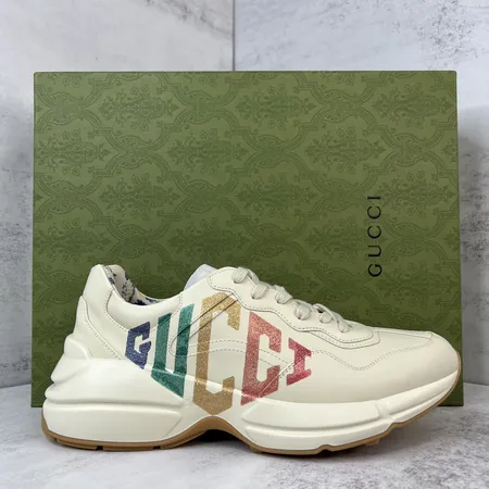 グッチ スニーカー