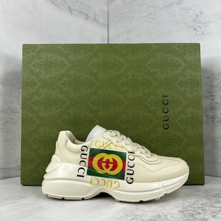 グッチ スニーカー