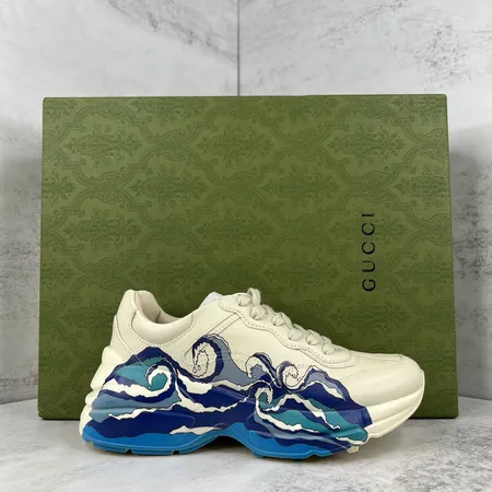 グッチ スニーカー