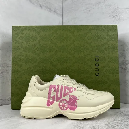 グッチ スニーカー