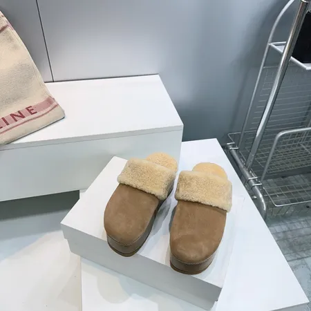 セリーヌ スリッパ