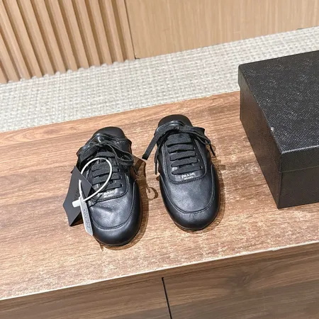 プラダ スリッパ