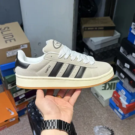 アディダス カジュアルシューズ