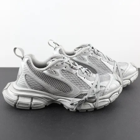 バレンシアガ スニーカー