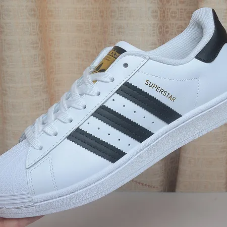 アディダス カジュアルシューズ