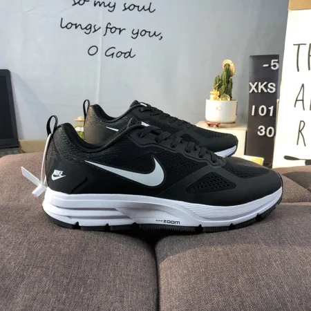 ナイキ スニーカー