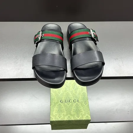 グッチ スリッパ