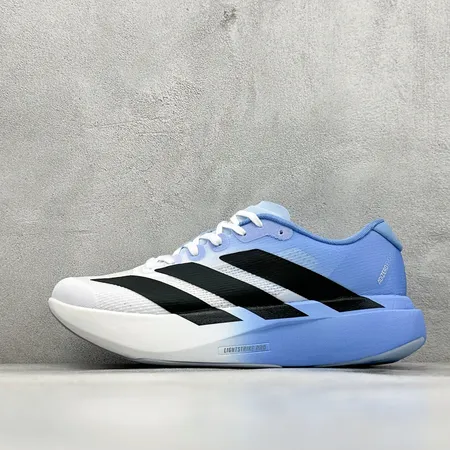 アディダス スニーカー