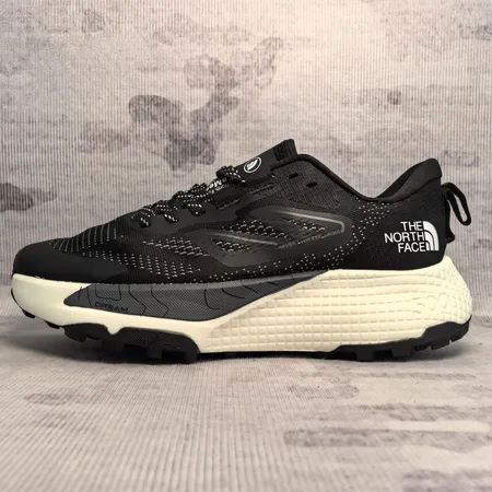 ノースフェイス スニーカー